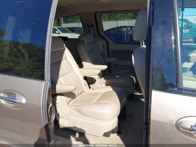 46268613 :رقم المزاد ، 2FMDA58226BA05561 vin ، 2006 Ford Freestar Limited مزاد بيع