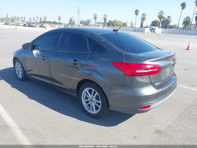 Ford FOCUS SE 2018 1FADP3F22JL279688 Image 3