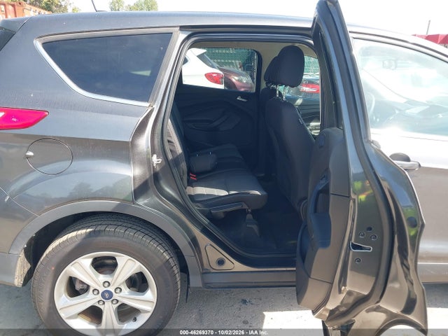 46269370 :رقم المزاد ، 1FMCU9GX8FUC85228 vin ، 2015 Ford Escape Se مزاد بيع