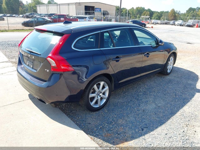 46269486 :رقم المزاد ، YV140MEK2G1298116 vin ، 2016 Volvo V60 T5 Drive-e Premier مزاد بيع
