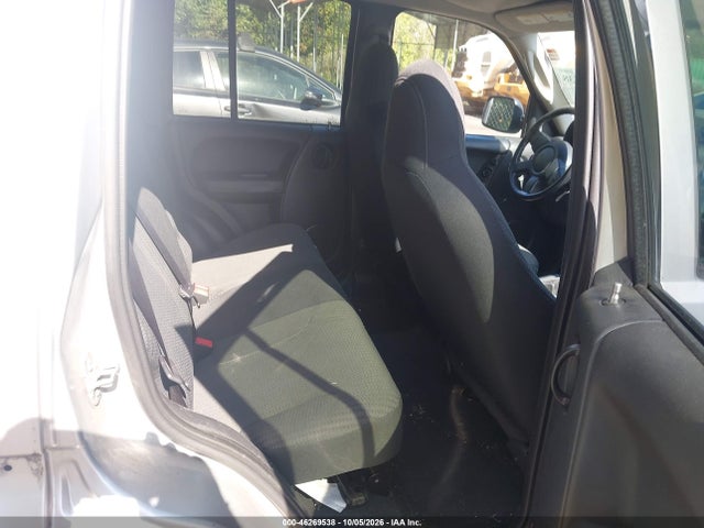 Auction sale of the 2004 Jeep Liberty Sport, vin: 1J4GK48K24W127819, lot number: 46269538
