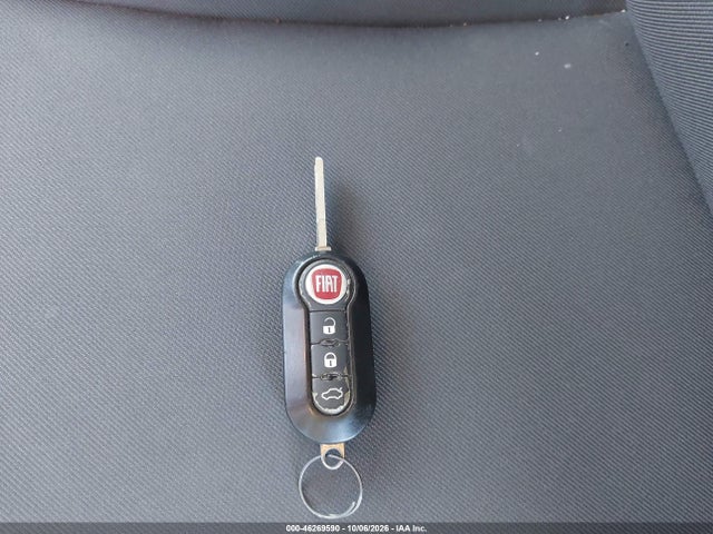 46269590 :رقم المزاد ، 3C3CFFAR2FT624037 vin ، 2015 Fiat 500 Pop مزاد بيع