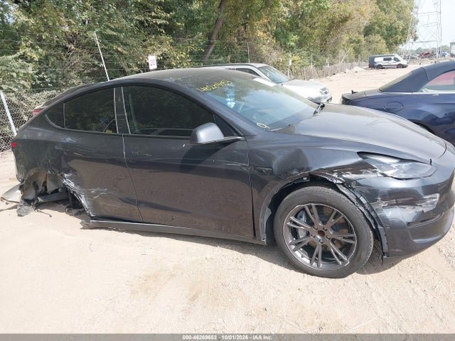 Auction sale of the 2024 Tesla Model Y Long Range Single Motor Rear-wheel Drive/rwd, vin: 7SAYGDED2RF202597, lot number: 46269653
