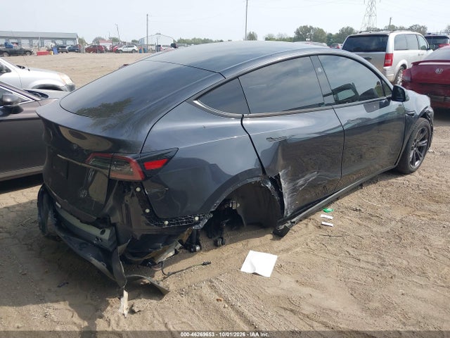 Auction sale of the 2024 Tesla Model Y Long Range Single Motor Rear-wheel Drive/rwd, vin: 7SAYGDED2RF202597, lot number: 46269653
