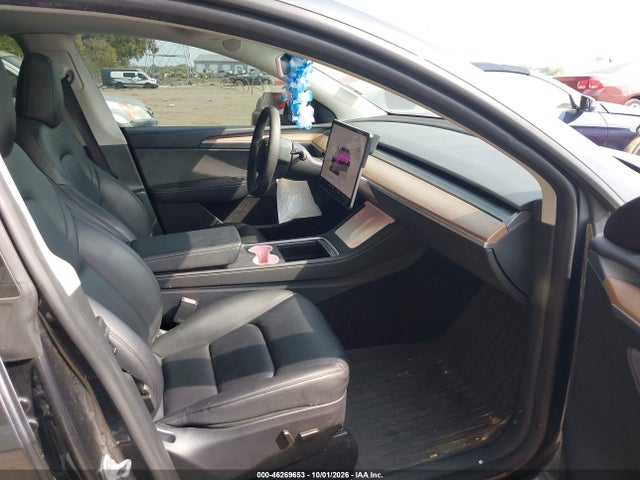 Auction sale of the 2024 Tesla Model Y Long Range Single Motor Rear-wheel Drive/rwd, vin: 7SAYGDED2RF202597, lot number: 46269653