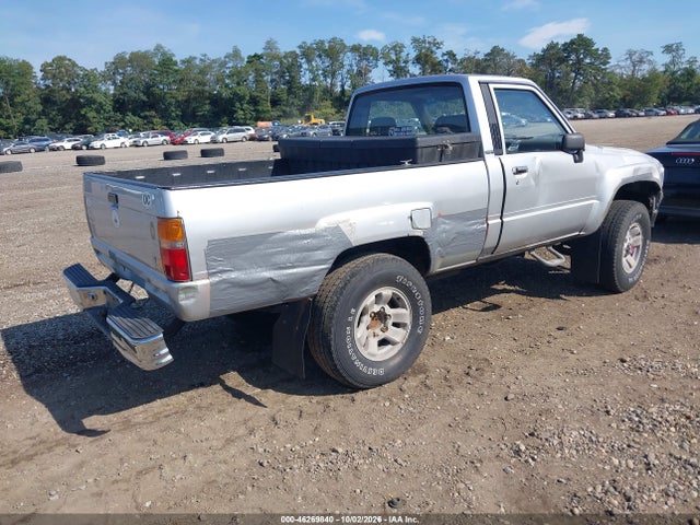 46269840 :رقم المزاد ، JT4RN63R5H0174485 vin ، 1987 Toyota Pickup Rn63 Std مزاد بيع