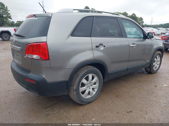 2013 Kia Sorento Lx V6 მანქანა იყიდება აუქციონზე, vin: 5XYKTDA22DG338846, აუქციონის ნომერი: 46269891