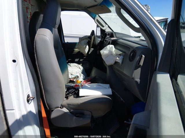 Продаж на аукціоні авто 2015 Ford E-350 Cutaway, vin: 1FDWE3FL7FDA22704, номер лоту: 46270200