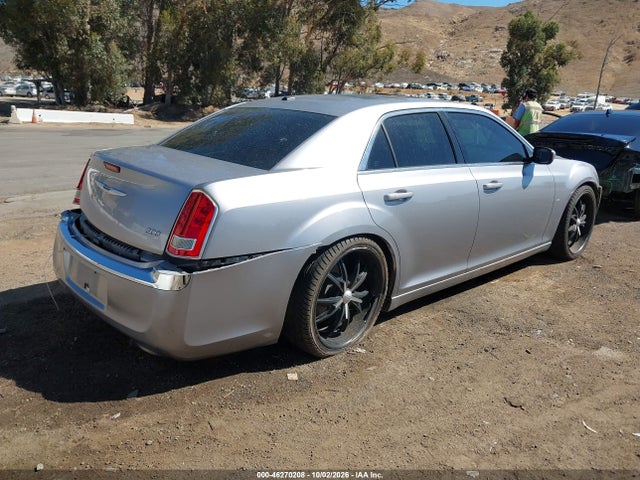 Chrysler 300 2014 2C3CCAAG1EH380561 Image 4