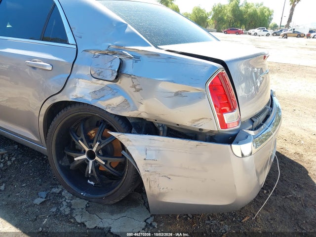 Chrysler 300 2014 2C3CCAAG1EH380561 Image 6