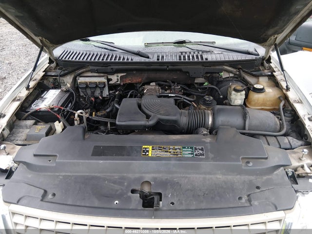 46270308 :رقم المزاد ، 1FMFU18L24LA36663 vin ، 2004 Ford Expedition Eddie Bauer مزاد بيع