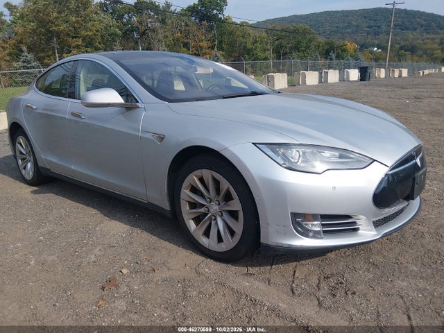 46270599 :رقم المزاد ، 5YJSA1H11EFP62187 vin ، 2014 Tesla Model S P85 مزاد بيع