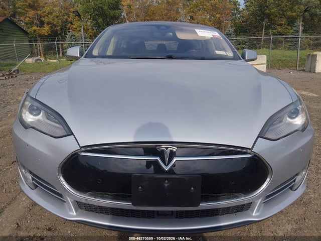 46270599 :رقم المزاد ، 5YJSA1H11EFP62187 vin ، 2014 Tesla Model S P85 مزاد بيع