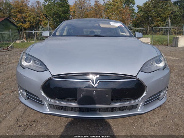 46270599 :رقم المزاد ، 5YJSA1H11EFP62187 vin ، 2014 Tesla Model S P85 مزاد بيع