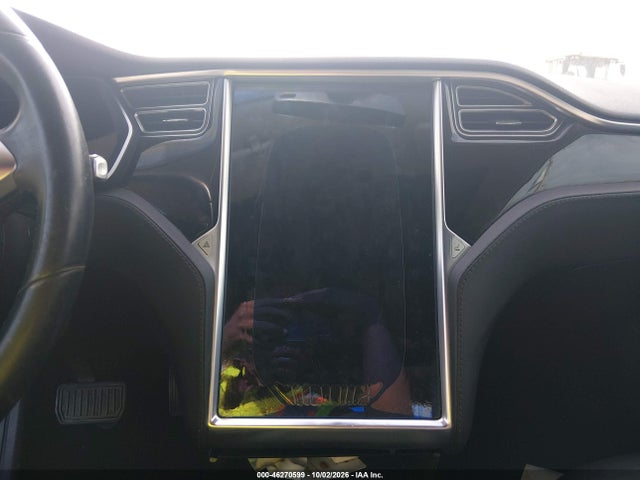 46270599 :رقم المزاد ، 5YJSA1H11EFP62187 vin ، 2014 Tesla Model S P85 مزاد بيع