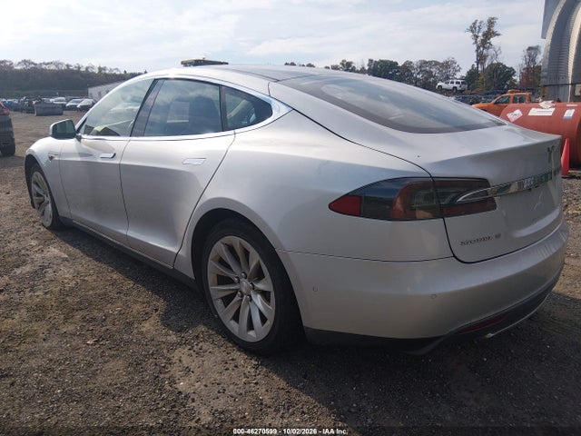 46270599 :رقم المزاد ، 5YJSA1H11EFP62187 vin ، 2014 Tesla Model S P85 مزاد بيع