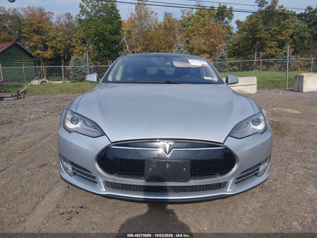 46270599 :رقم المزاد ، 5YJSA1H11EFP62187 vin ، 2014 Tesla Model S P85 مزاد بيع