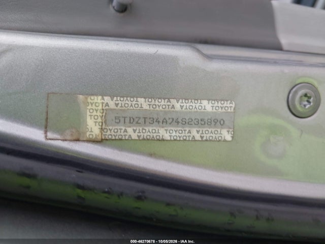 46270678 :رقم المزاد ، 5TDZT34A74S235890 vin ، 2004 Toyota Sequoia Sr5 V8 مزاد بيع