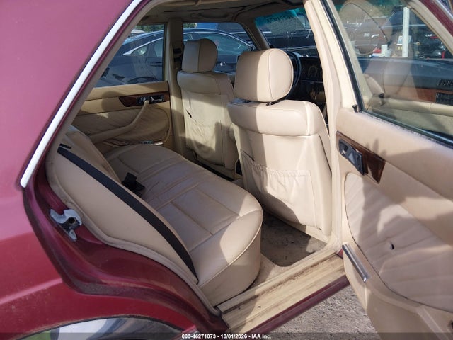 1990 Mercedes-benz 300 Se მანქანა იყიდება აუქციონზე, vin: WDBCA24D9LA524991, აუქციონის ნომერი: 46271073