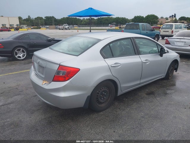 46271237 :رقم المزاد ، 19XFB2F56CE067510 vin ، 2012 Honda Civic Lx مزاد بيع