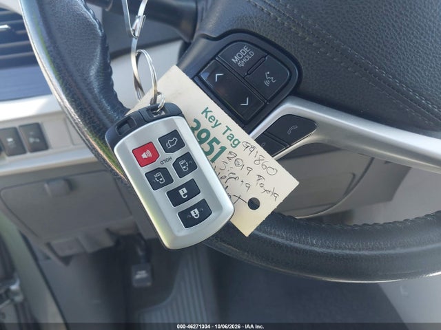 Продаж на аукціоні авто 2019 Toyota Sienna Xle Premium 8 Passenger, vin: 5TDYZ3DC7KS991860, номер лоту: 46271304