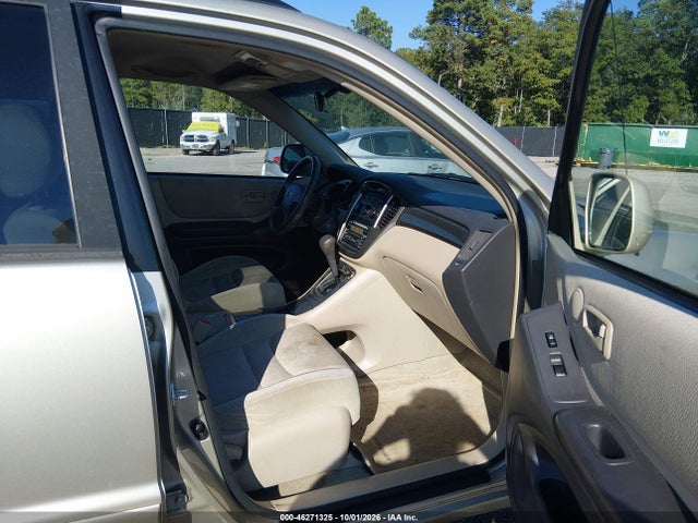 46271325 :رقم المزاد ، JTEGF21A720042647 vin ، 2002 Toyota Highlander V6 مزاد بيع