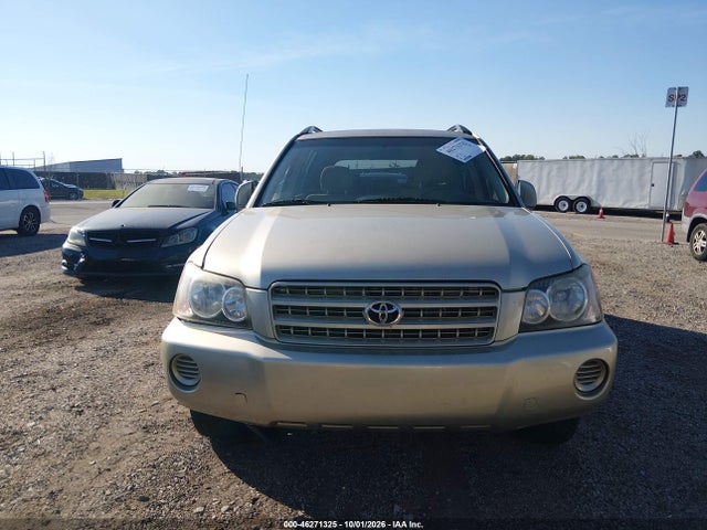 46271325 :رقم المزاد ، JTEGF21A720042647 vin ، 2002 Toyota Highlander V6 مزاد بيع