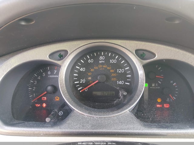 46271325 :رقم المزاد ، JTEGF21A720042647 vin ، 2002 Toyota Highlander V6 مزاد بيع