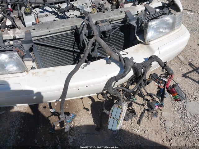46271337 :رقم المزاد ، 1G6ET12981B105215 vin ، 2001 Cadillac Eldorado Etc مزاد بيع