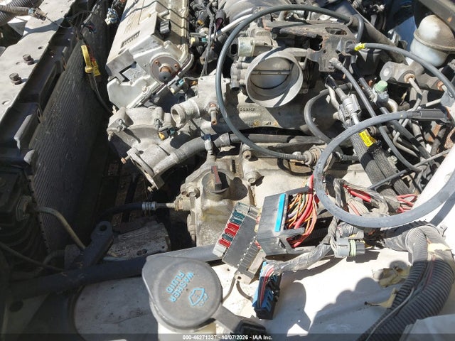 46271337 :رقم المزاد ، 1G6ET12981B105215 vin ، 2001 Cadillac Eldorado Etc مزاد بيع