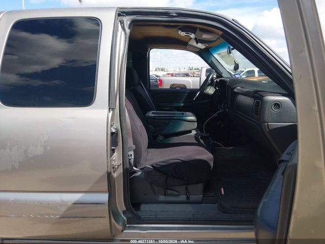 Aukcja sprzedaży 2001 Chevrolet Silverado 1500 Ls, vin: 2GCEC19V511242872, numer aukcji: 46271351
