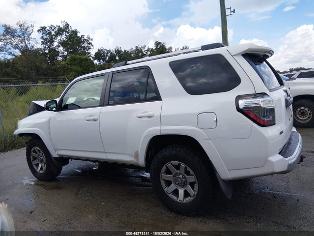 46271381 :رقم المزاد ، JTEBU5JR9E5170838 vin ، 2014 Toyota 4runner Trail مزاد بيع