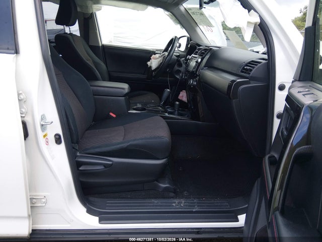46271381 :رقم المزاد ، JTEBU5JR9E5170838 vin ، 2014 Toyota 4runner Trail مزاد بيع