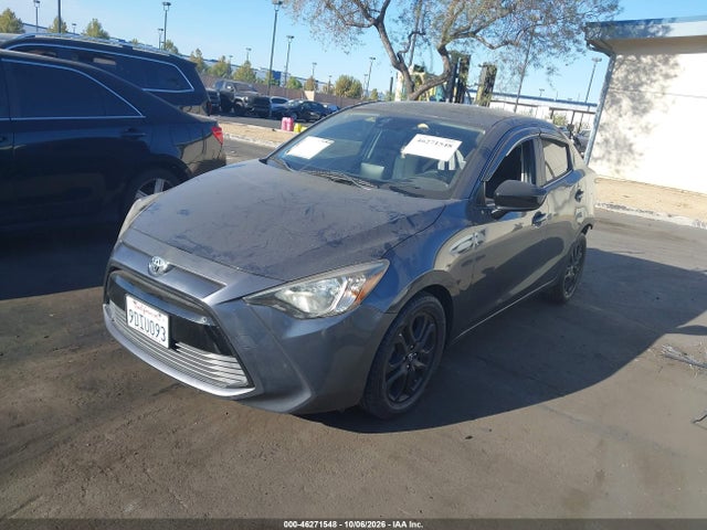 46271548 :رقم المزاد ، 3MYDLBYV1JY309439 vin ، 2018 Toyota Yaris Ia مزاد بيع