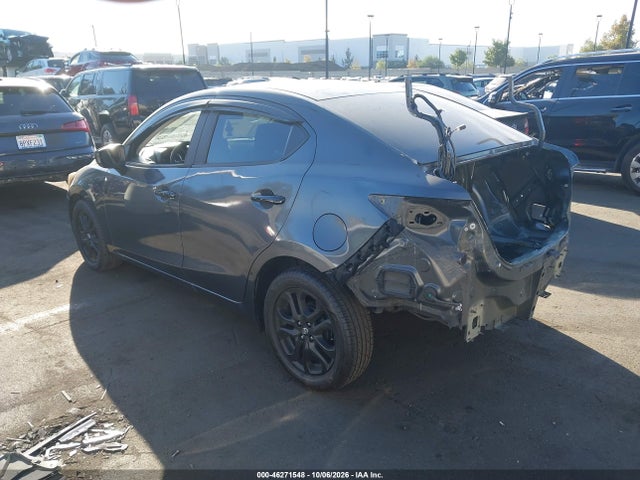 46271548 :رقم المزاد ، 3MYDLBYV1JY309439 vin ، 2018 Toyota Yaris Ia مزاد بيع