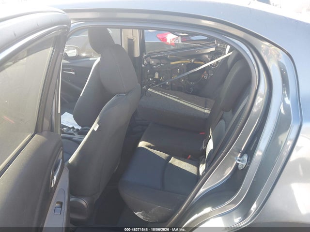 46271548 :رقم المزاد ، 3MYDLBYV1JY309439 vin ، 2018 Toyota Yaris Ia مزاد بيع
