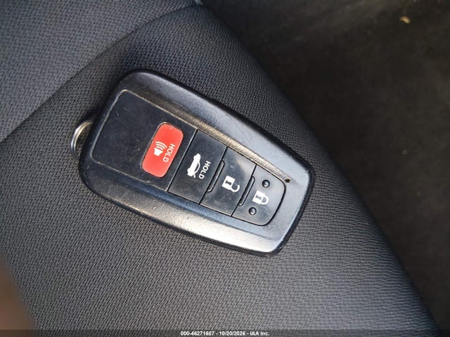 46271607 :رقم المزاد ، 4T1C31AK8MU554259 vin ، 2021 Toyota Camry Le Hybrid مزاد بيع