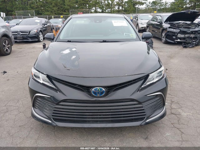 46271607 :رقم المزاد ، 4T1C31AK8MU554259 vin ، 2021 Toyota Camry Le Hybrid مزاد بيع