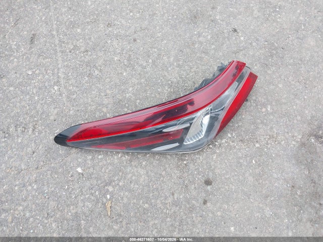 46271607 :رقم المزاد ، 4T1C31AK8MU554259 vin ، 2021 Toyota Camry Le Hybrid مزاد بيع