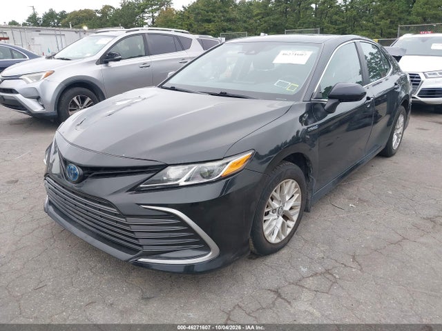 46271607 :رقم المزاد ، 4T1C31AK8MU554259 vin ، 2021 Toyota Camry Le Hybrid مزاد بيع