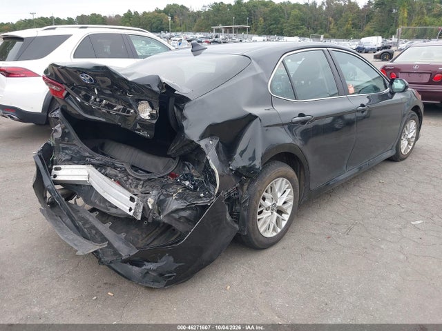 46271607 :رقم المزاد ، 4T1C31AK8MU554259 vin ، 2021 Toyota Camry Le Hybrid مزاد بيع