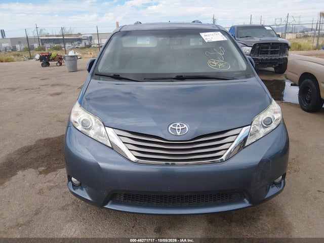 5TDYK3DC1FS654143 Toyota Sienna Xle 8 Passenger