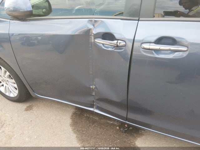 5TDYK3DC1FS654143 Toyota Sienna Xle 8 Passenger