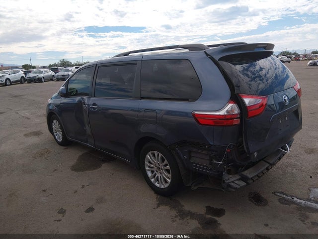 5TDYK3DC1FS654143 Toyota Sienna Xle 8 Passenger