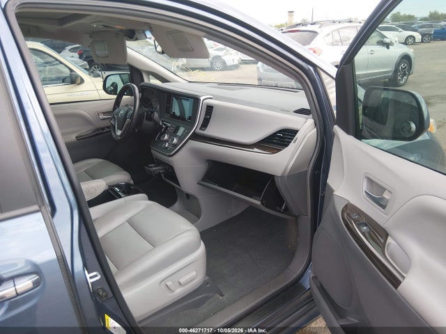 5TDYK3DC1FS654143 Toyota Sienna Xle 8 Passenger