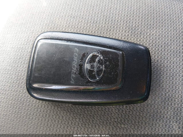 2020 Toyota Corolla Le მანქანა იყიდება აუქციონზე, vin: 5YFHPRAE1LP033922, აუქციონის ნომერი: 46271724