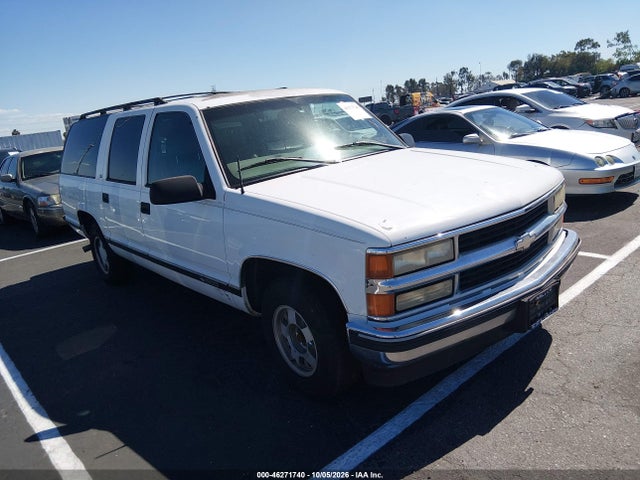 46271740 :رقم المزاد ، 3GNEC16R2XG198263 vin ، 1999 Chevrolet Suburban 1500 Lt مزاد بيع