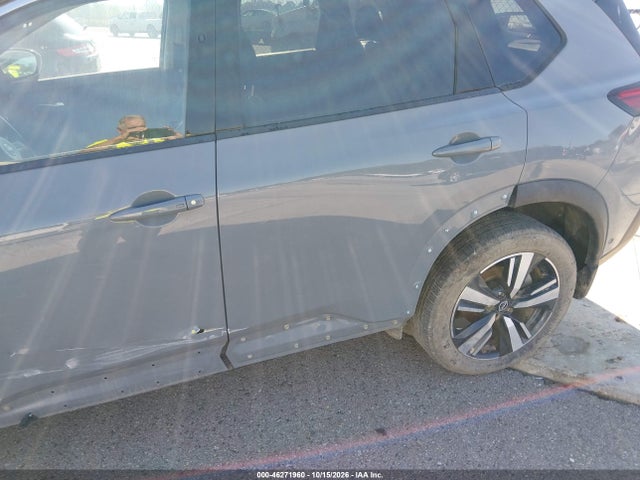 46271960 :رقم المزاد ، 5N1BT3CB4PC935010 vin ، 2023 Nissan Rogue Sl Intelligent Awd مزاد بيع