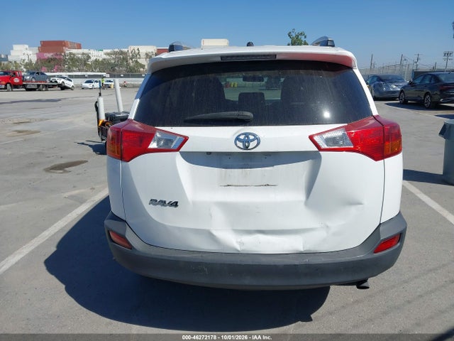 2T3ZFREV0FW198839 Toyota RAV4 LE