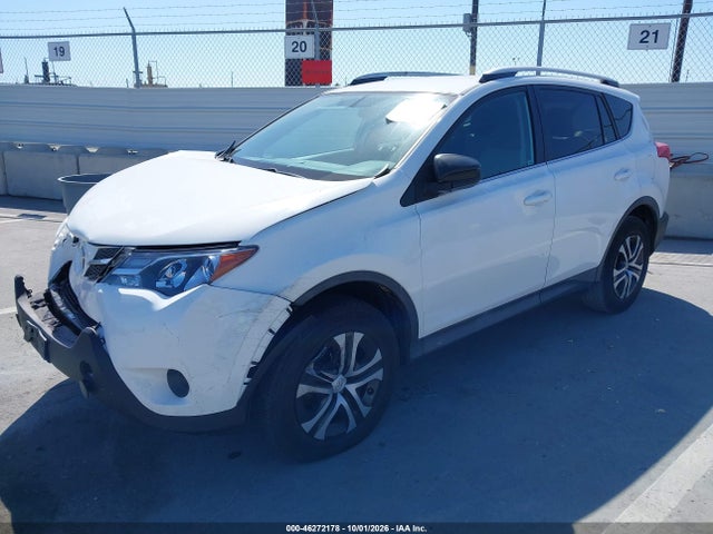 2T3ZFREV0FW198839 Toyota RAV4 LE
